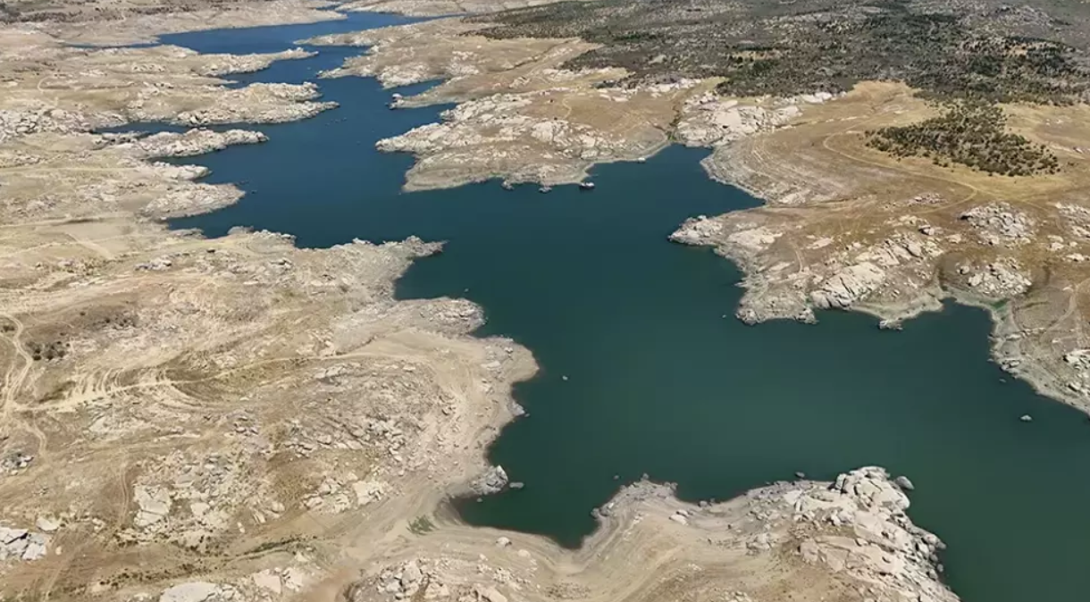 Türkiyədə içməli su böhranı: Doluluq səviyyəsi 8 faizə düşdü (FOTO)